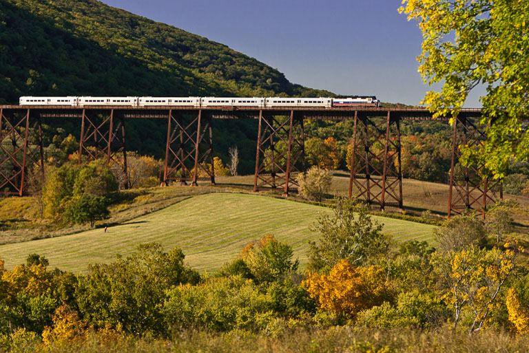 Train on Moodna Viaduct